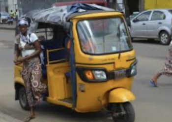 Qu&rsquo;est-ce qui se cache derrière l&rsquo;interdiction de circulation des Tuk-tuk dans les quartiers