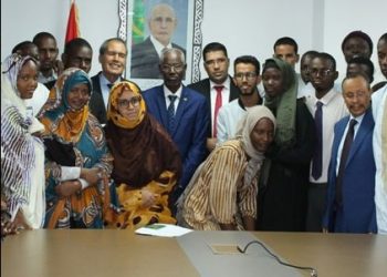 Main basse sur près de 100 bourses ! … indignés des syndicats de l’enseignement protestent*