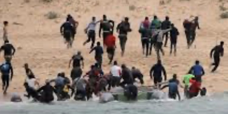 Cap-Vert: une quarantaine de migrants secourus en mer