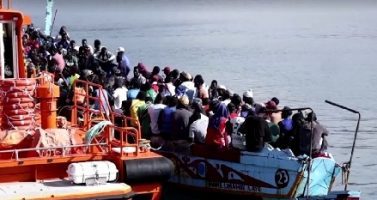 Près de 3 000 arrivées aux Canaries en août : les ONG, débordées, demandent l’aide de l’État