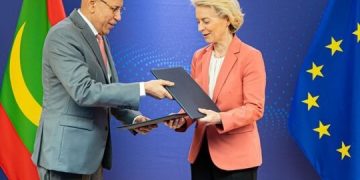 Le Président mauritanien signe deux documents avec la Commission européenne