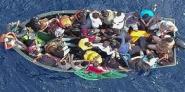 Près de 1500 migrants africains arrivés aux Canaries pendant le week-end