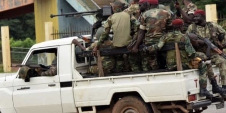 Situation tendue en Guinée: tirs nourris et accès bloqués dans le centre de Conaky