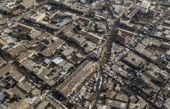 Sénégal: 15 interpellations après l&rsquo;incendie du corps inanimé d’un présumé homo