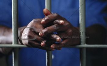 Emprisonné pendant 5 ans pour meurtre alors qu’il était innocent : le récit poignant de L. S. S.