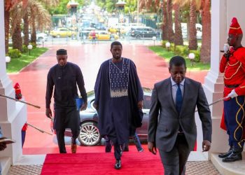 URGENT : Ousmane Sonko et Bassirou Diomaye Faye chez Macky Sall … Photos