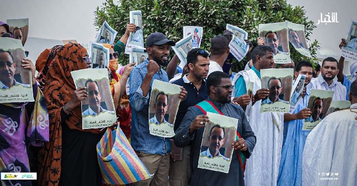 Sit-in devant la prison exigeant la libération de Ould Ghadda