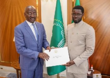Le Président Diomaye Faye reçoit le Chef de la diplomatie mauritanienne Merzoug