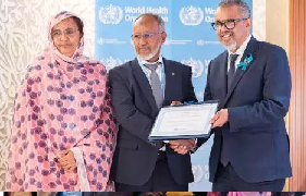 L&rsquo;OMS remet à la Mauritanie la certification de l&rsquo;Organisation de l’élimination du trachome