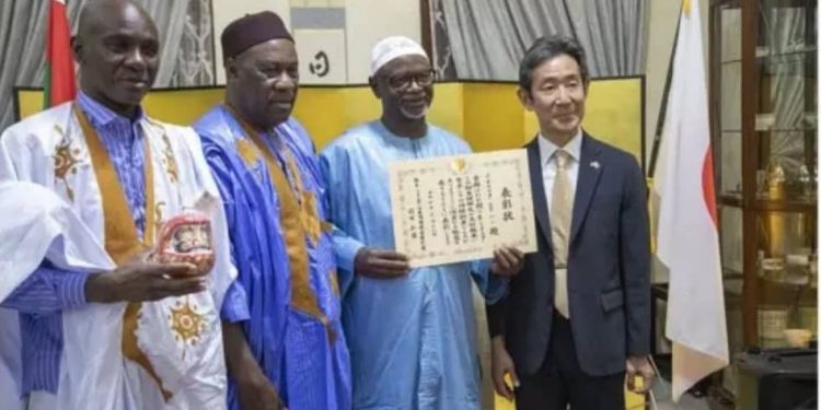 Le Japon distingue le maire de Sebkha pour son rôle dans le renforcement des relations bilatérales