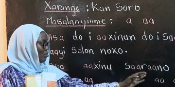 Inédit : plus de 30 traducteurs en langues nationales seront recrutés auprès des tribunaux, affirme le Premier ministre