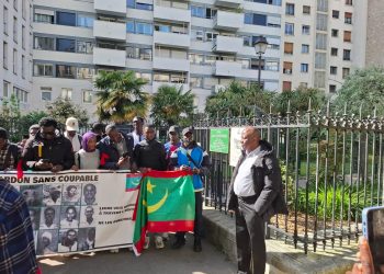 Marche devant l’ambassade de Mauritanie à Paris