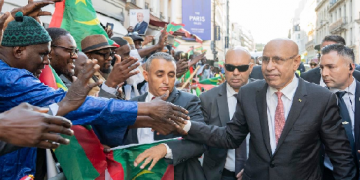 Le président Ghazouani chaleureusement accueilli à Paris par la diaspora